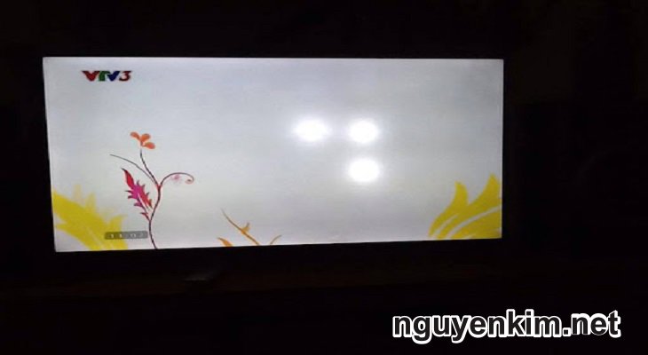 màn hình tivi bị đốm sáng